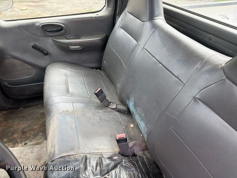 image for item FU4715 2002 Ford F150 pickup truck