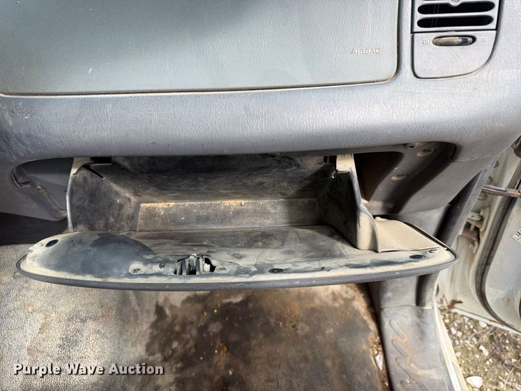 image for item FU4715 2002 Ford F150 pickup truck