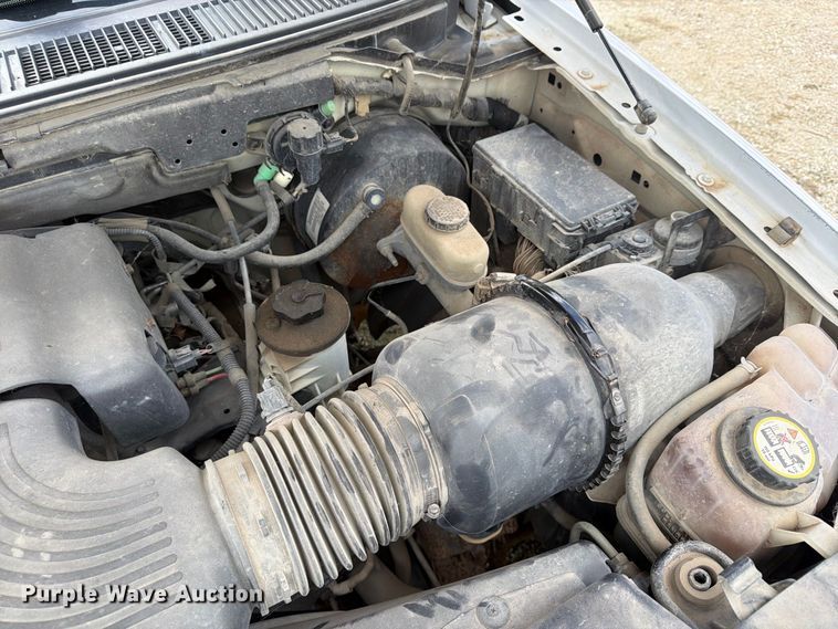 image for item FU4715 2002 Ford F150 pickup truck
