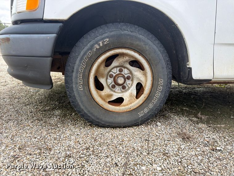 image for item FU4715 2002 Ford F150 pickup truck