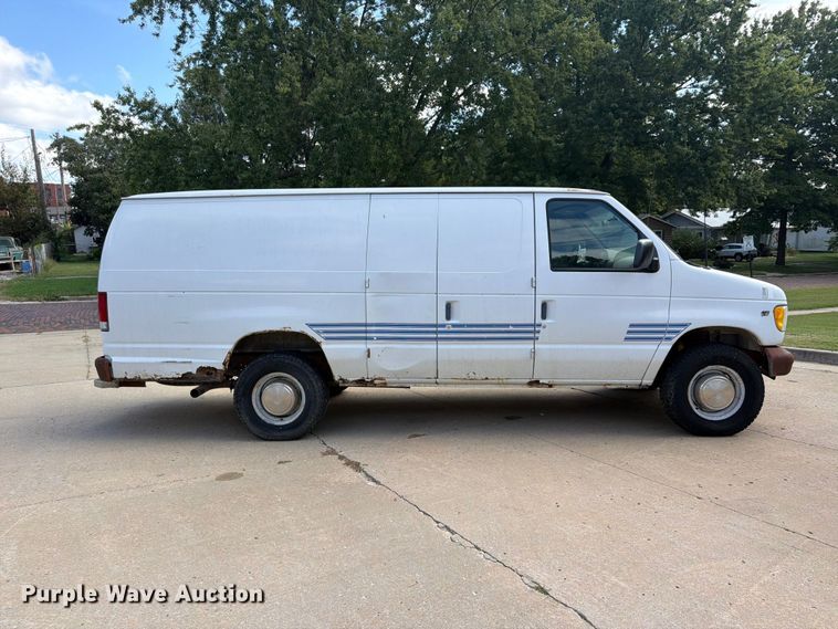 image for item FU4717 2000 Ford E350 van