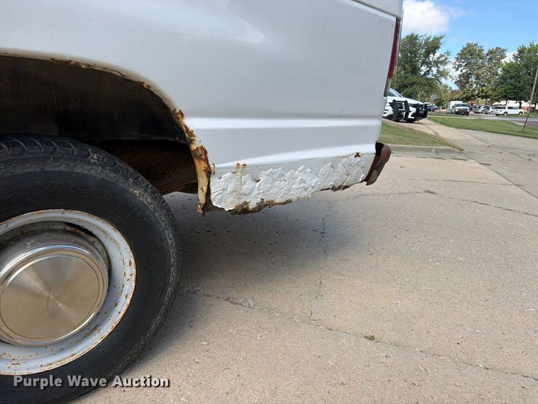 image for item FU4717 2000 Ford E350 van