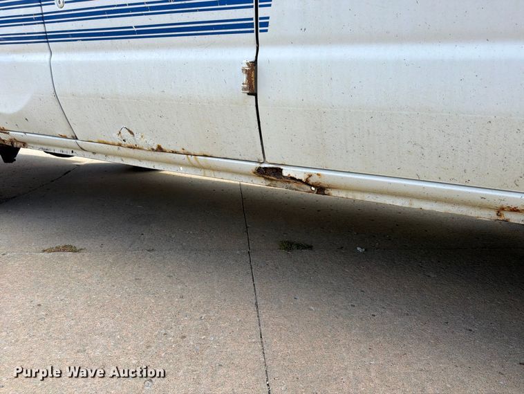 image for item FU4717 2000 Ford E350 van