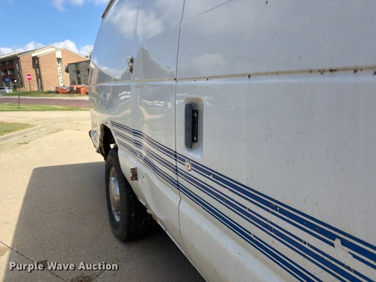 image for item FU4717 2000 Ford E350 van