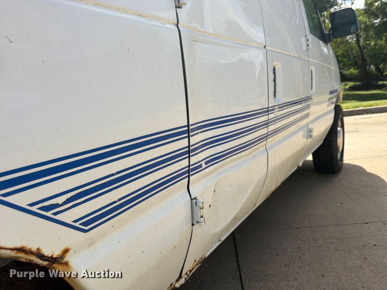 image for item FU4717 2000 Ford E350 van
