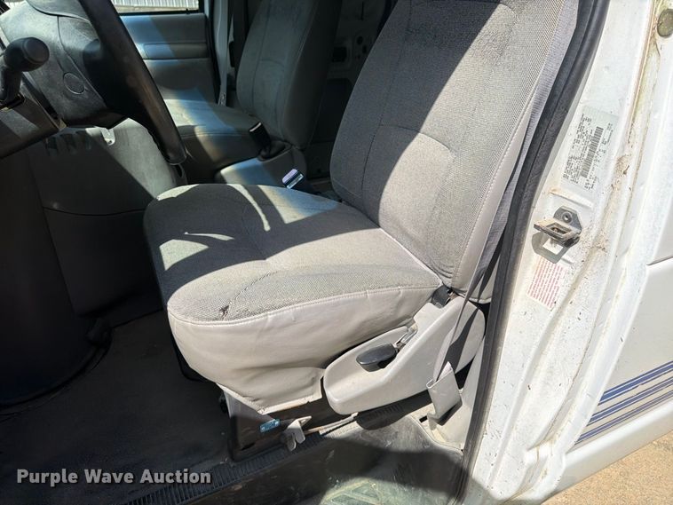 image for item FU4717 2000 Ford E350 van