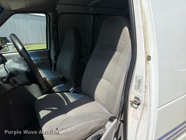 image for item FU4717 2000 Ford E350 van