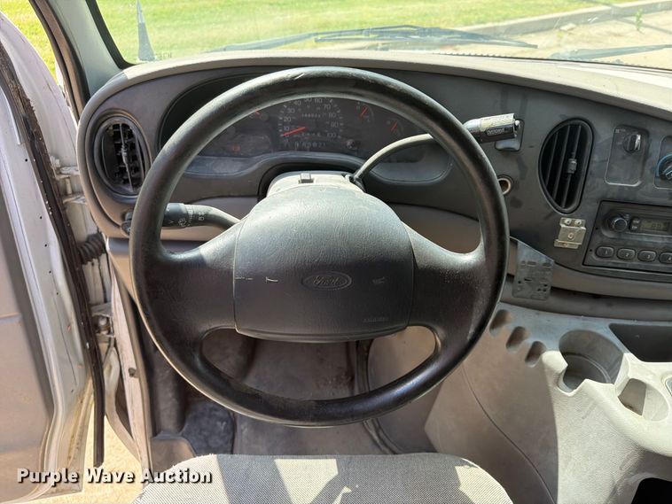 image for item FU4717 2000 Ford E350 van