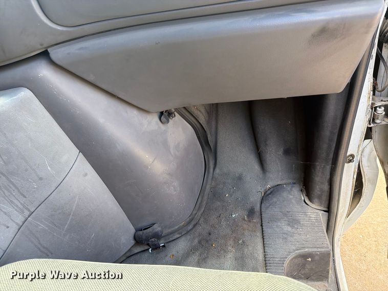 image for item FU4717 2000 Ford E350 van