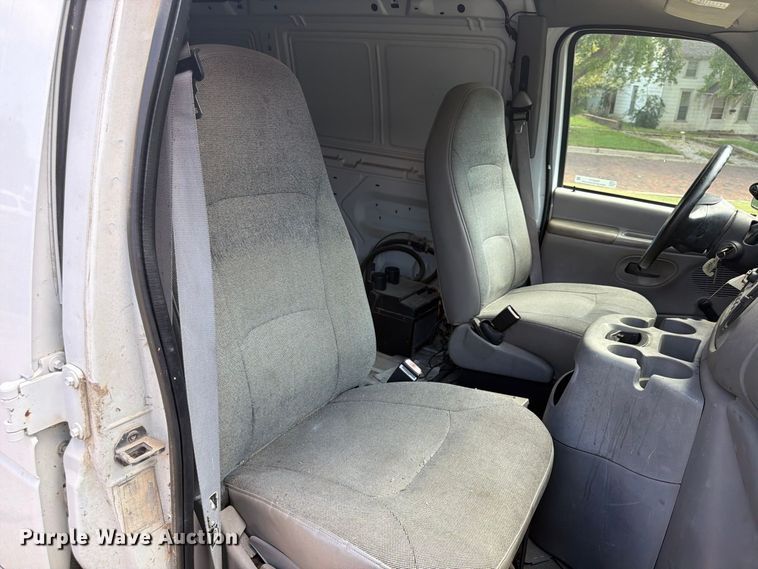 image for item FU4717 2000 Ford E350 van