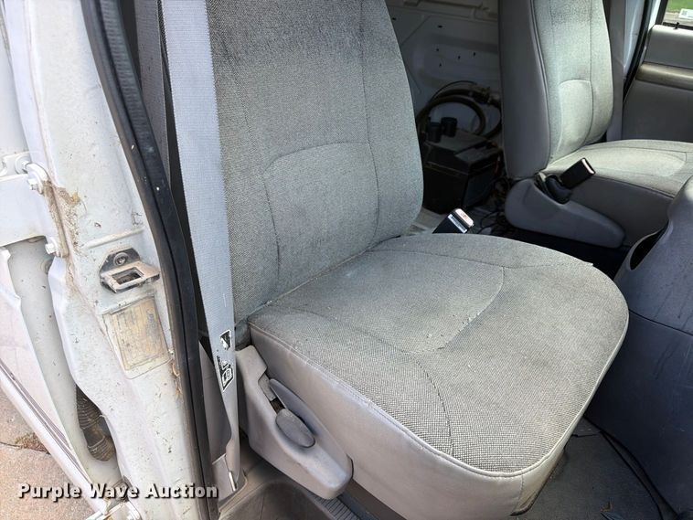 image for item FU4717 2000 Ford E350 van