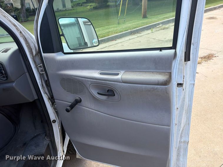 image for item FU4717 2000 Ford E350 van