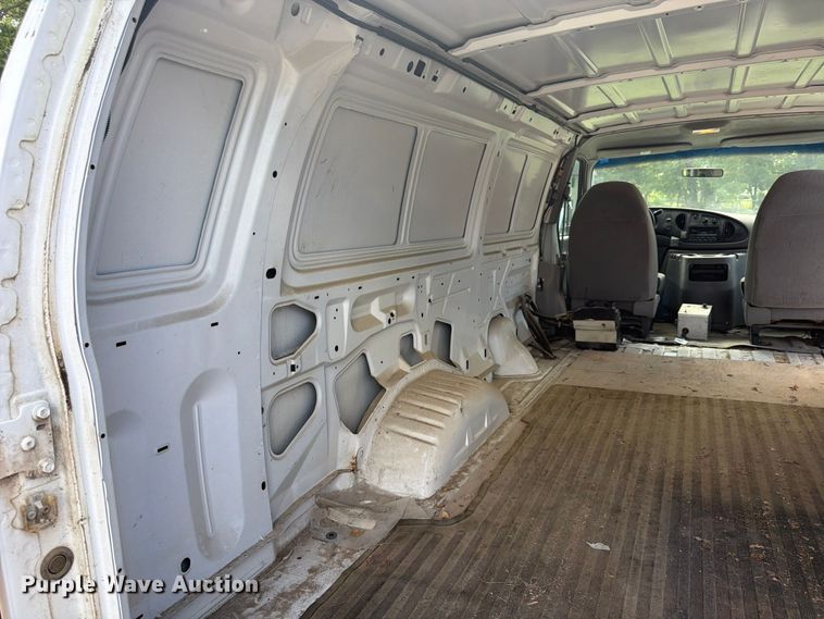 image for item FU4717 2000 Ford E350 van