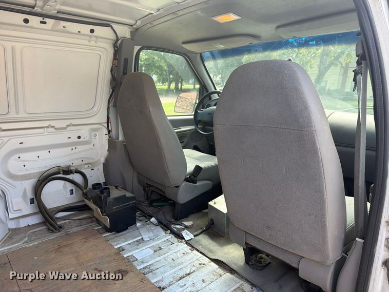 image for item FU4717 2000 Ford E350 van