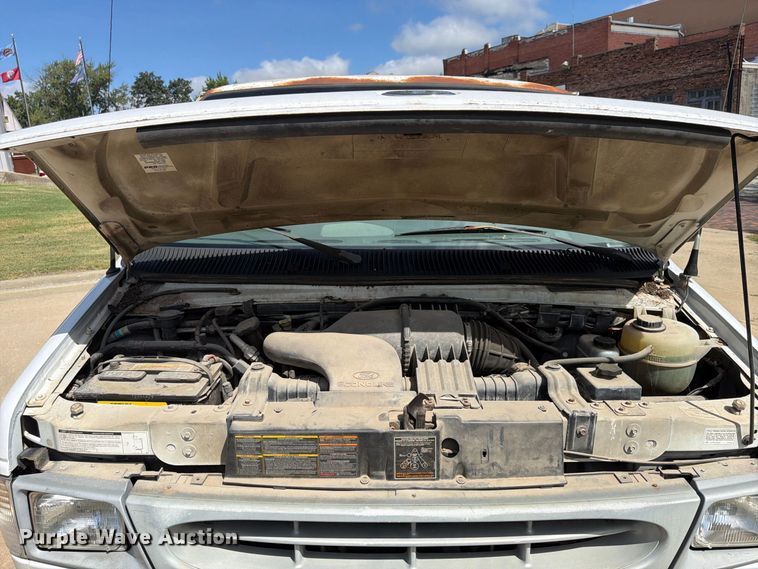 image for item FU4717 2000 Ford E350 van