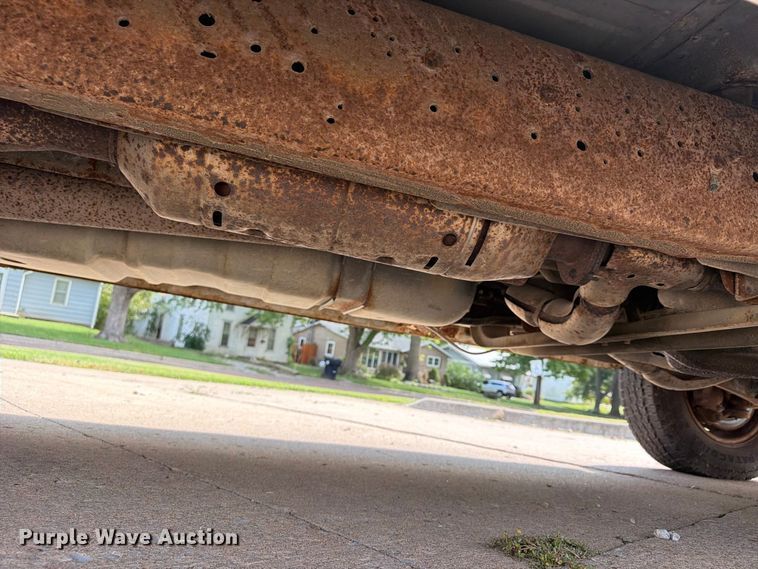 image for item FU4717 2000 Ford E350 van