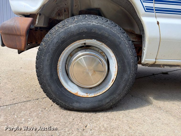 image for item FU4717 2000 Ford E350 van
