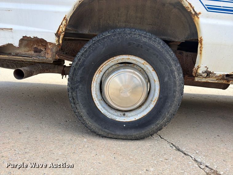 image for item FU4717 2000 Ford E350 van