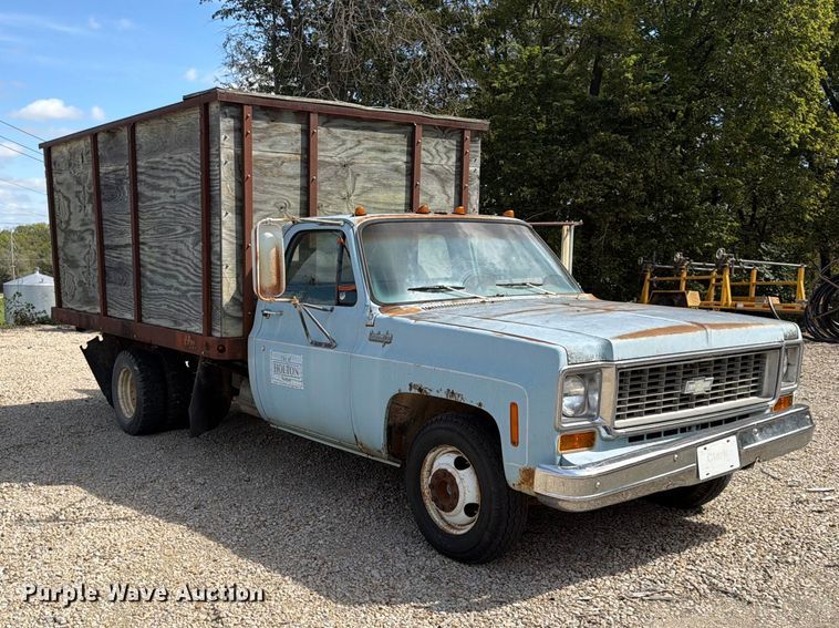 image for item FU4718 1974 Chevrolet C30 dump bed pickup truck
