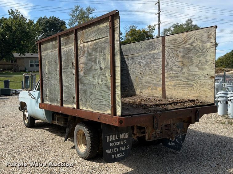 image for item FU4718 1974 Chevrolet C30 dump bed pickup truck