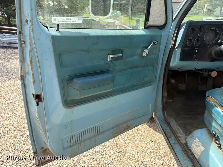 image for item FU4718 1974 Chevrolet C30 dump bed pickup truck