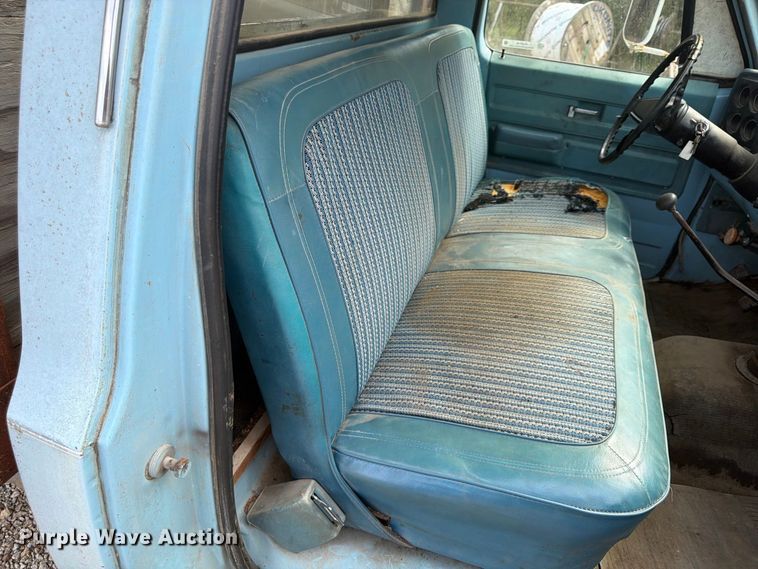 image for item FU4718 1974 Chevrolet C30 dump bed pickup truck