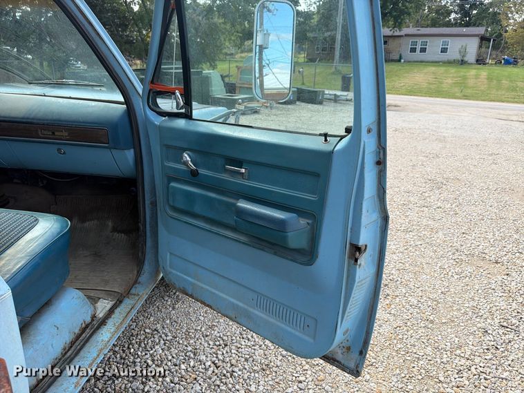 image for item FU4718 1974 Chevrolet C30 dump bed pickup truck