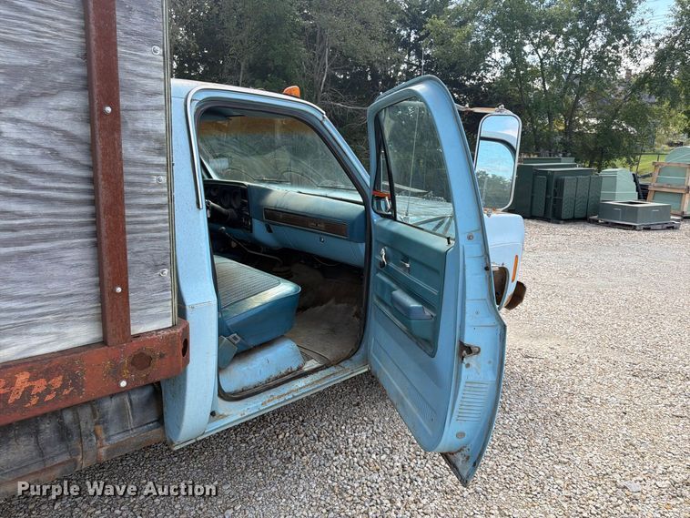 image for item FU4718 1974 Chevrolet C30 dump bed pickup truck