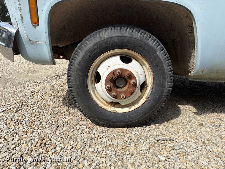 image for item FU4718 1974 Chevrolet C30 dump bed pickup truck