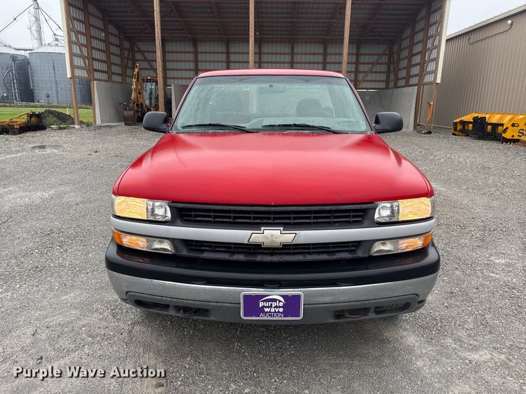 image for item ND9553 2000 Chevrolet Silverado 1500 pickup truck