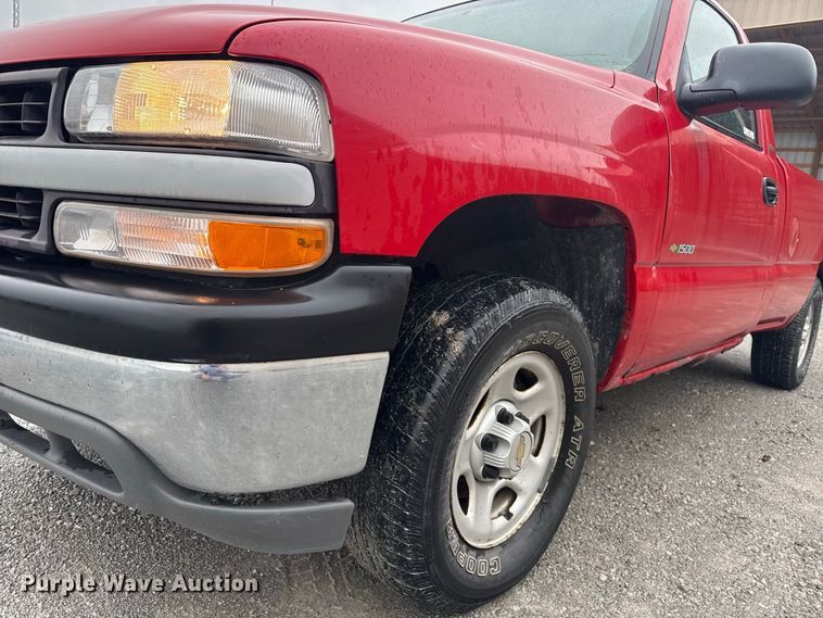 image for item ND9553 2000 Chevrolet Silverado 1500 pickup truck