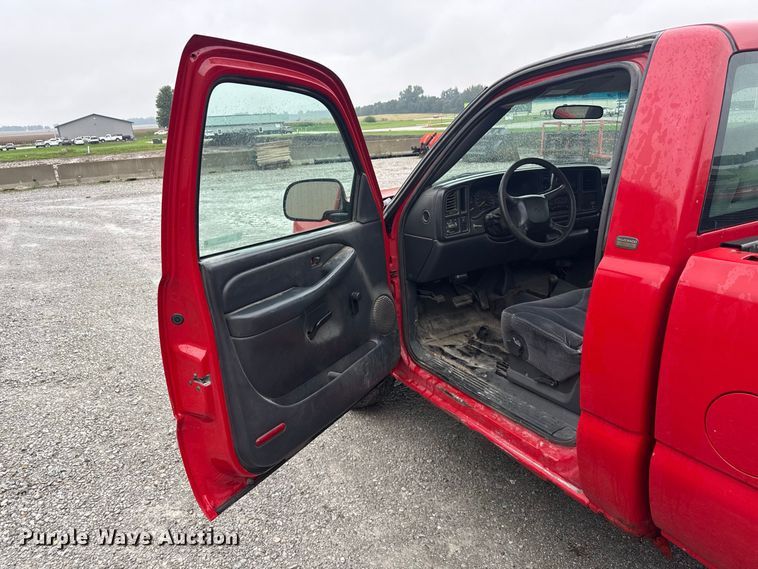 image for item ND9553 2000 Chevrolet Silverado 1500 pickup truck