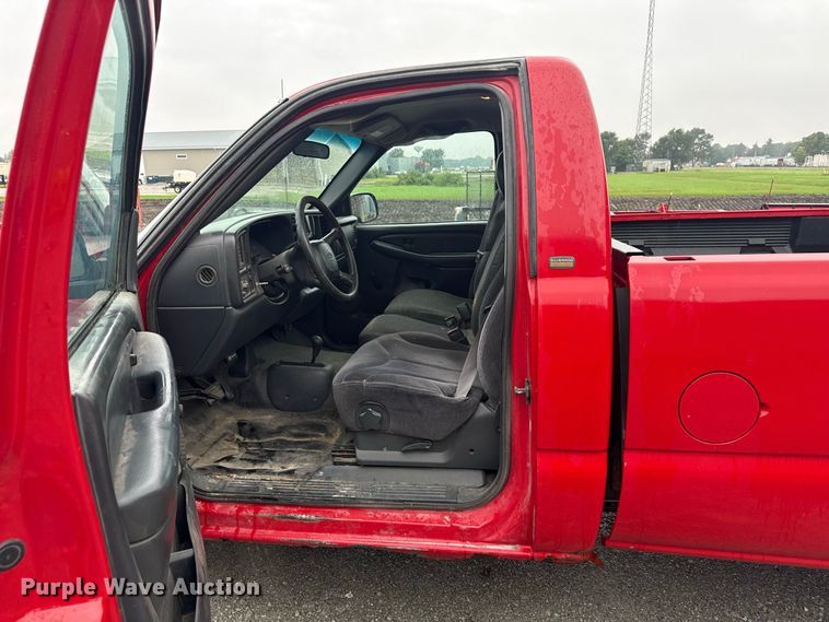 image for item ND9553 2000 Chevrolet Silverado 1500 pickup truck