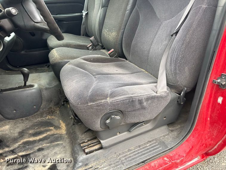 image for item ND9553 2000 Chevrolet Silverado 1500 pickup truck