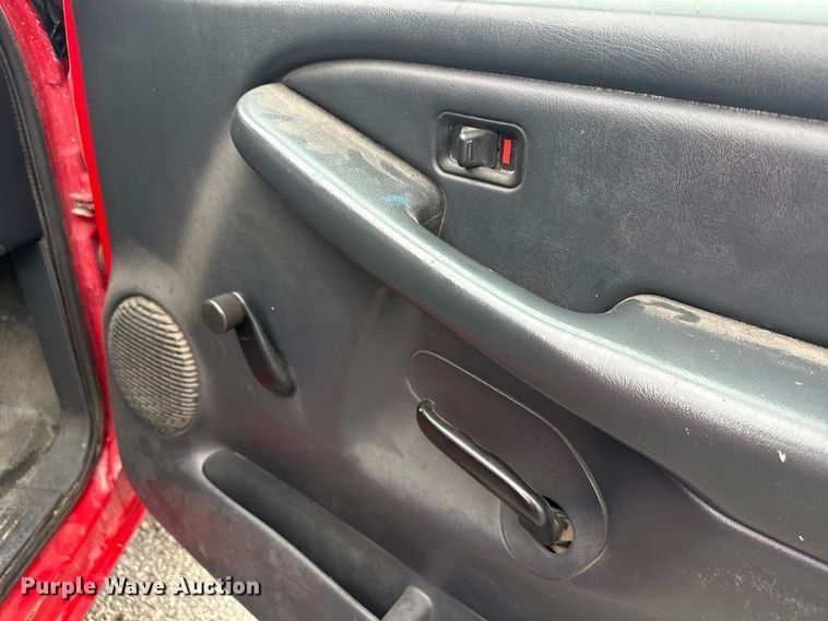 image for item ND9553 2000 Chevrolet Silverado 1500 pickup truck