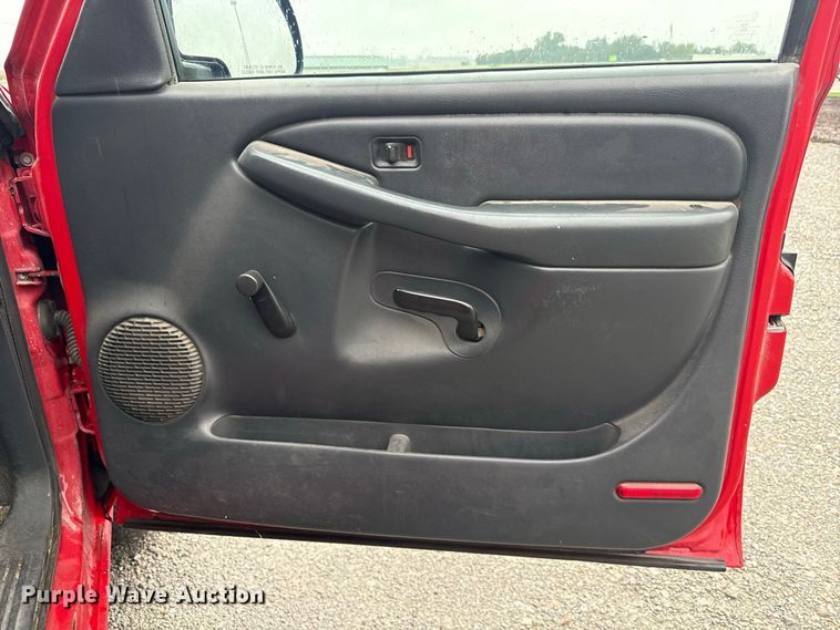image for item ND9553 2000 Chevrolet Silverado 1500 pickup truck