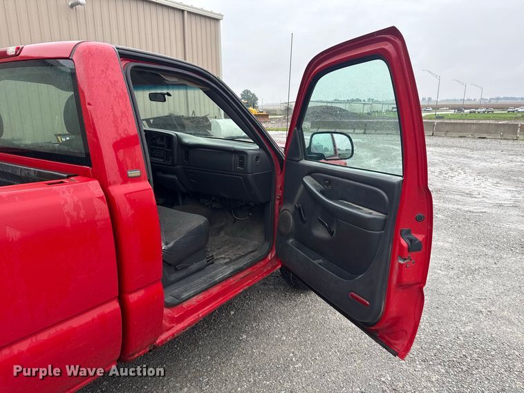 image for item ND9553 2000 Chevrolet Silverado 1500 pickup truck