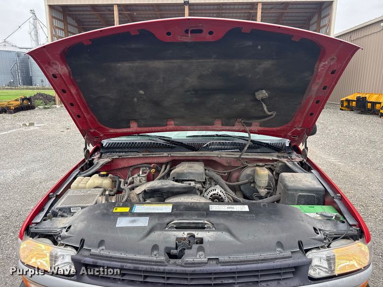 image for item ND9553 2000 Chevrolet Silverado 1500 pickup truck