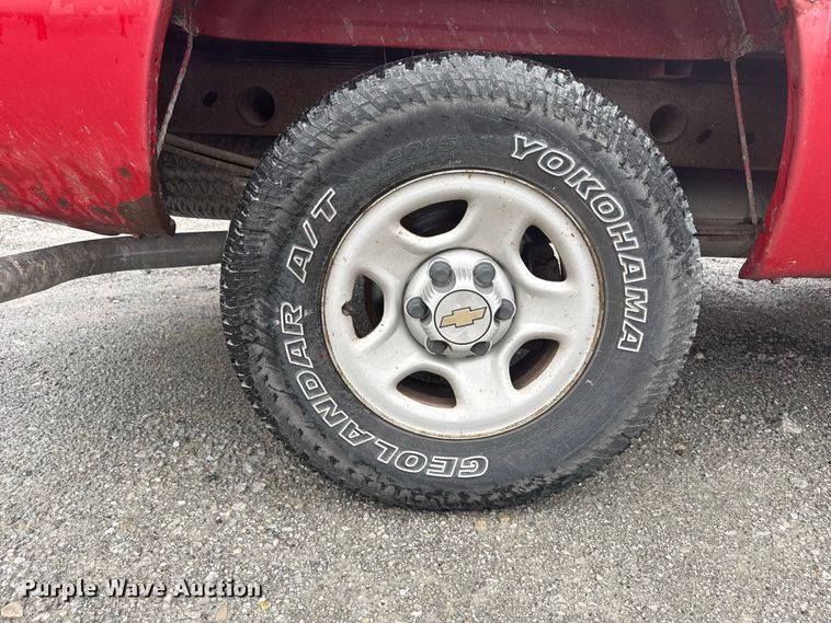 image for item ND9553 2000 Chevrolet Silverado 1500 pickup truck