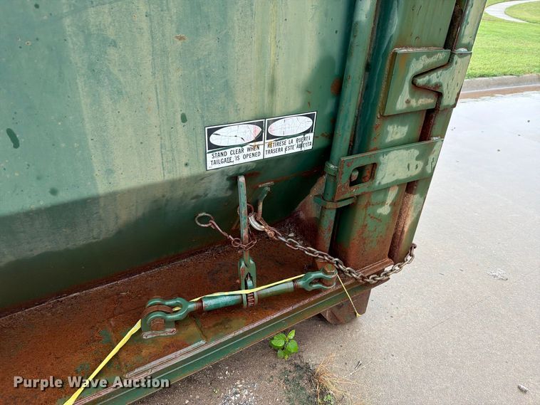 image for item NF9676 2004 WTC OTS13 roll-off container