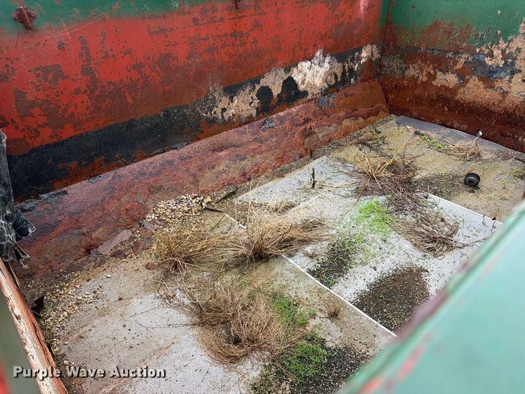 image for item NF9676 2004 WTC OTS13 roll-off container