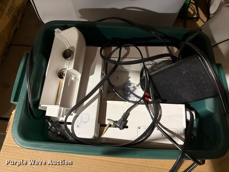 image for item NF9678 Approximately 21 sewing machines