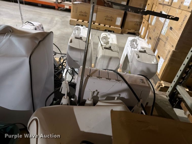 image for item NF9678 Approximately 21 sewing machines