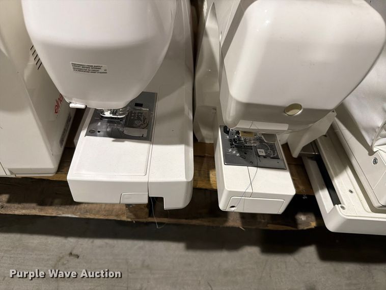 image for item NF9678 Approximately 21 sewing machines