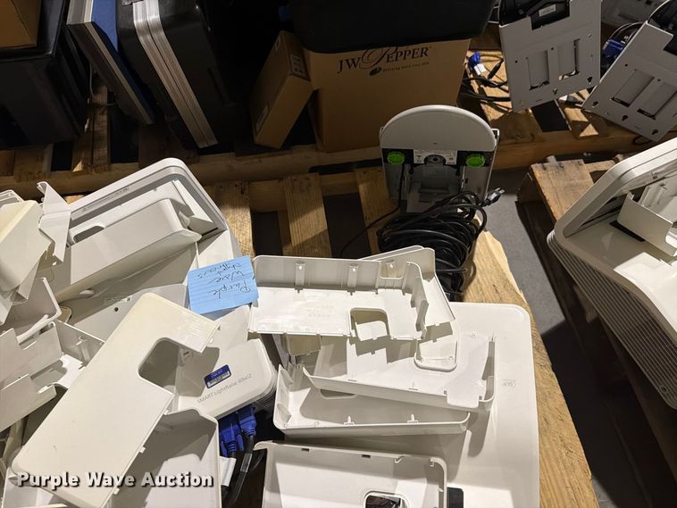 image for item NF9680 (24) projectors