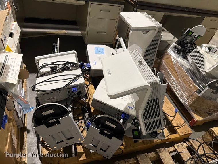 image for item NF9680 (24) projectors
