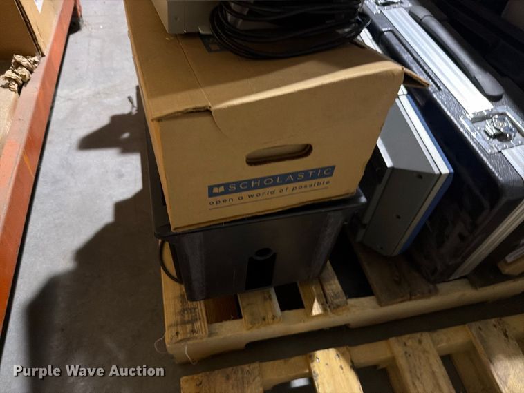 image for item NF9680 (24) projectors