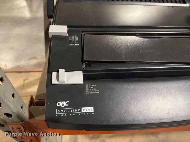 image for item NF9686 GBC P200 Docubinder 