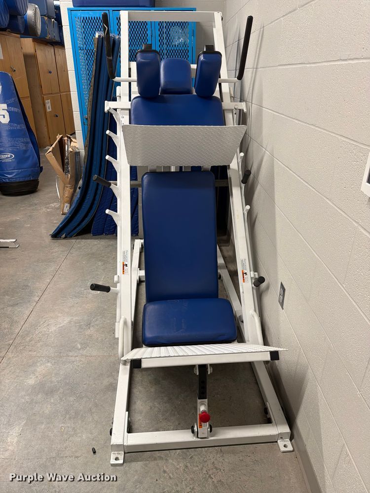 Leg press hack squat machine