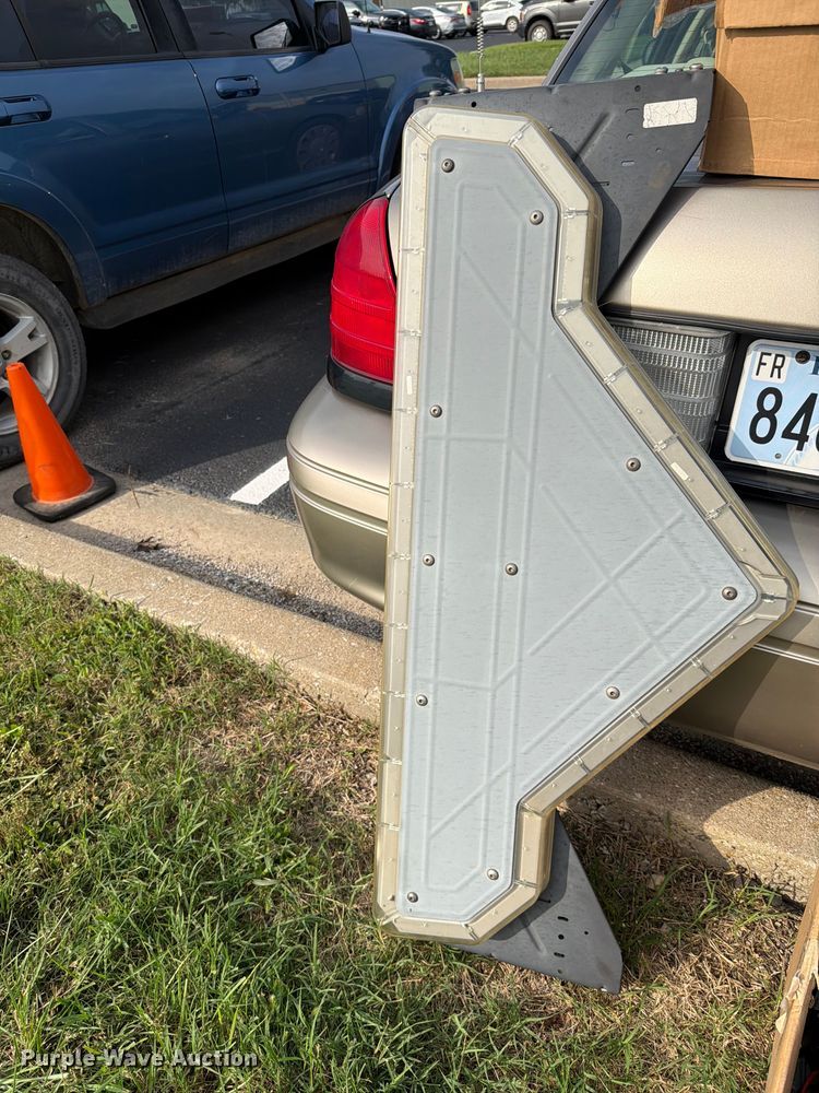 image for item NF9724 Police vehicle equipment